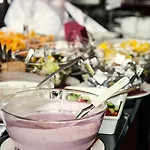 מלון Parkhotel Morris 4*