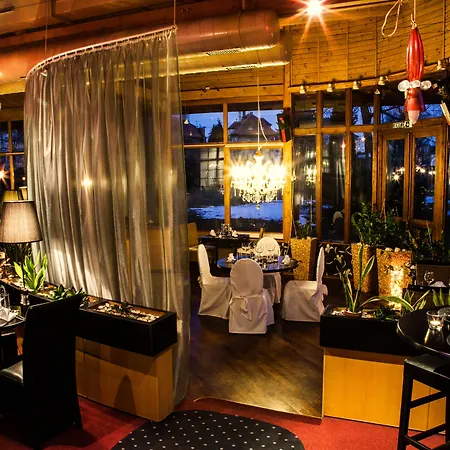 博尔诺维莫里斯公园酒店 酒店